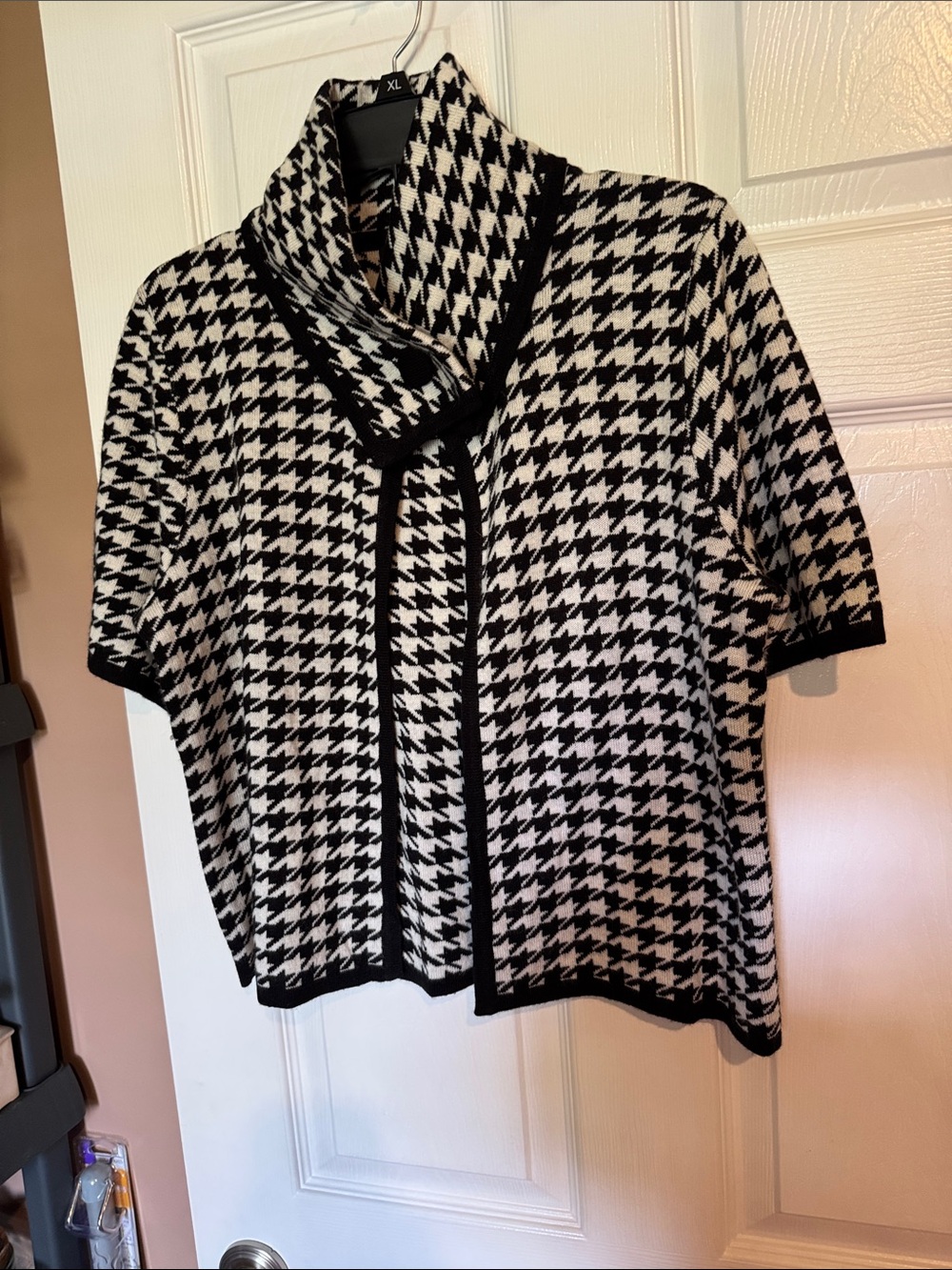 Black & White Houndstooth Short Sleeve Cardigan